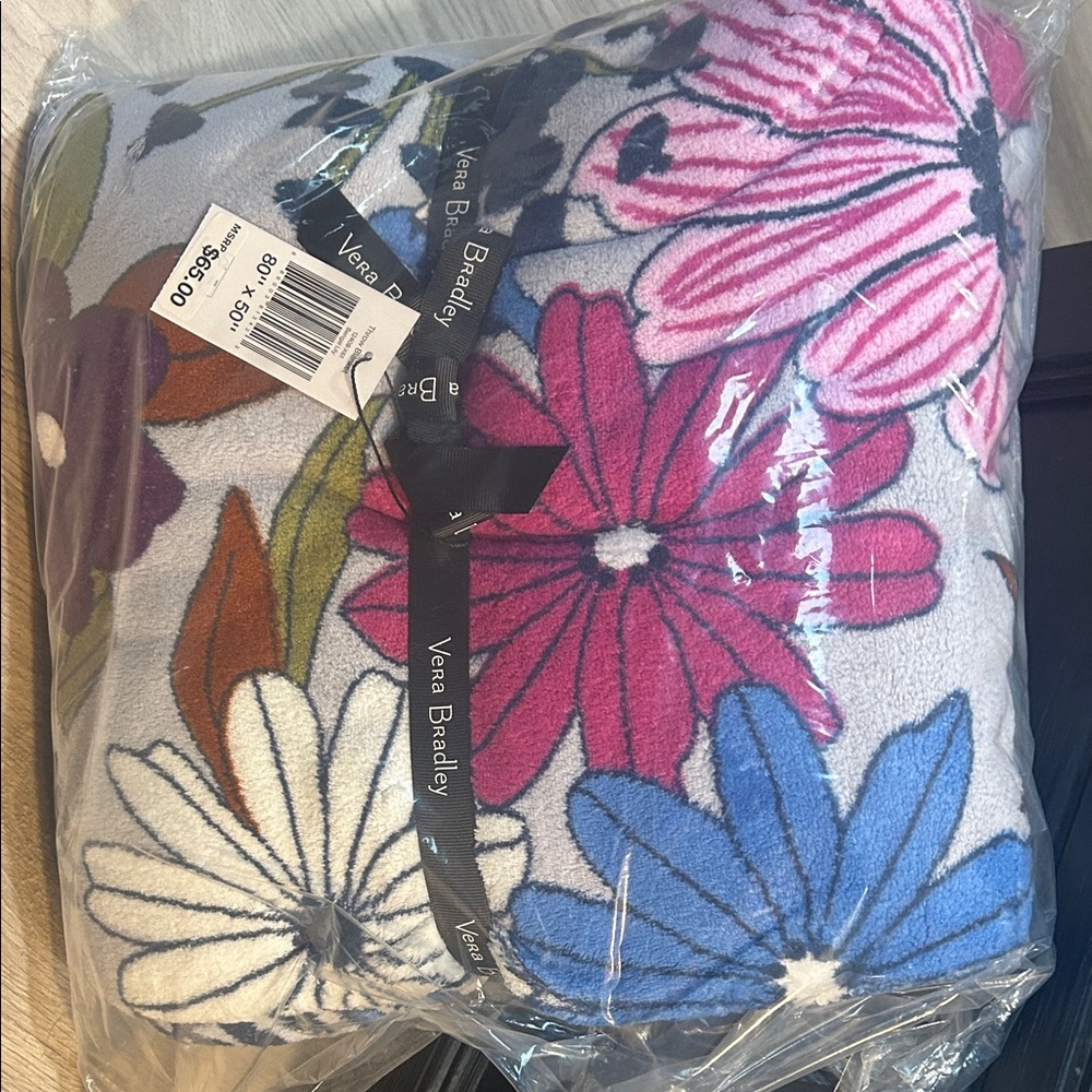 Vera Bradley blanket “Bengal Lily” in unopened package